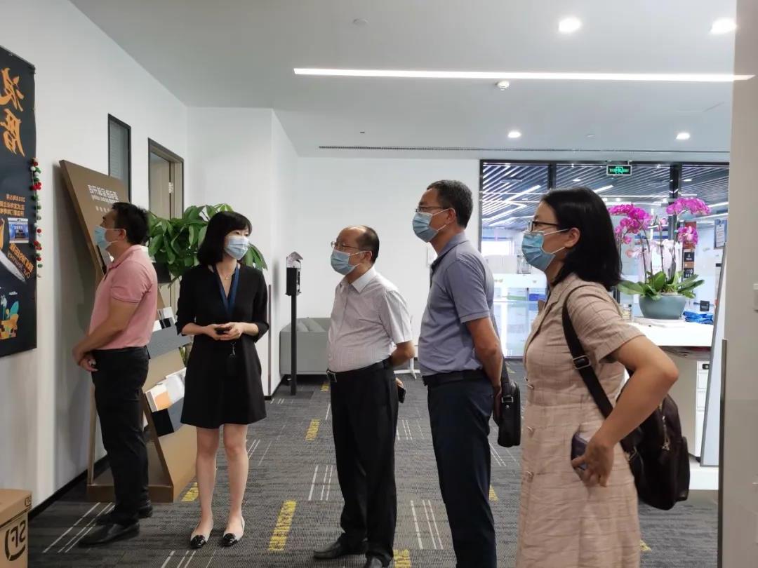 Investment team visited Amazon global store Fujian district headquarters.jpg